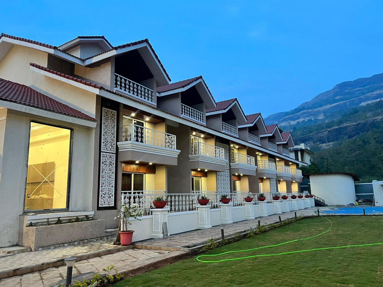 The Grand Leela Resort Khopoli Extérieur photo