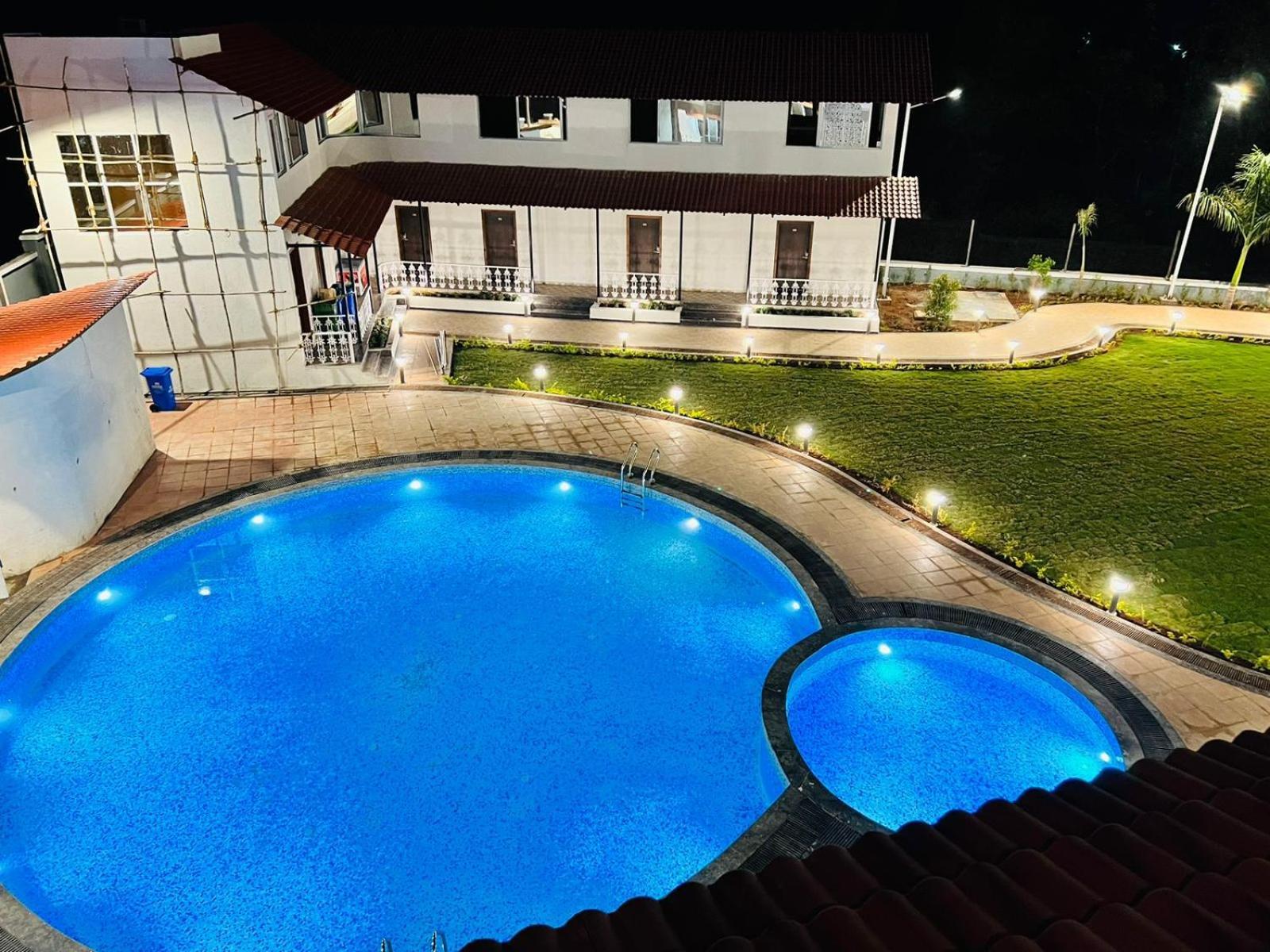 The Grand Leela Resort Khopoli Extérieur photo