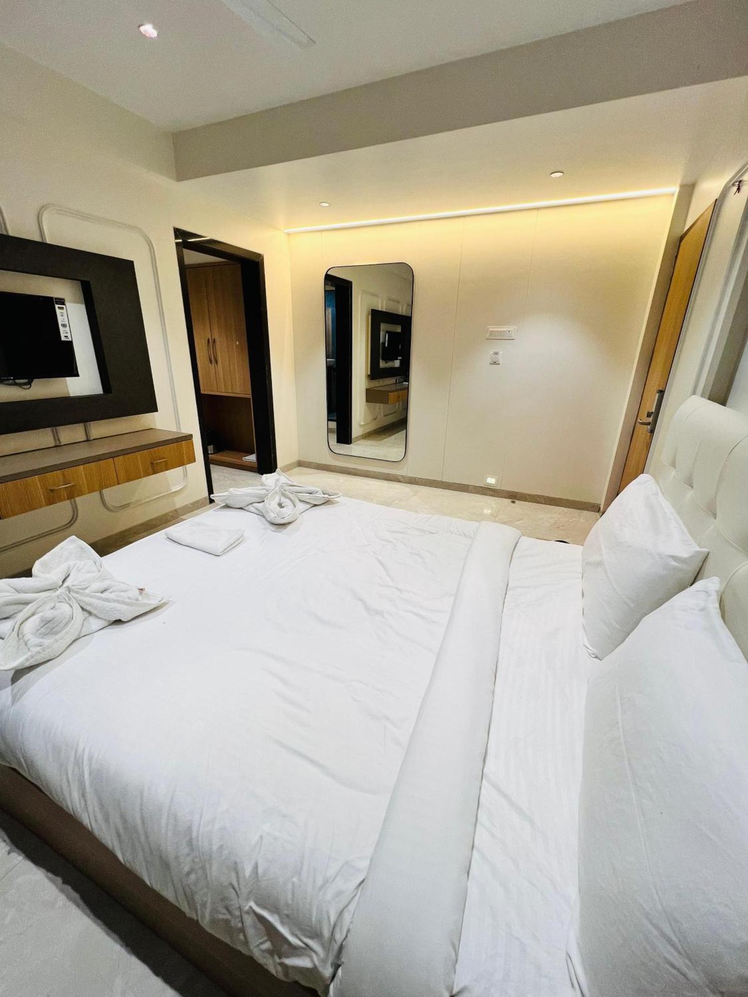 The Grand Leela Resort Khopoli Extérieur photo