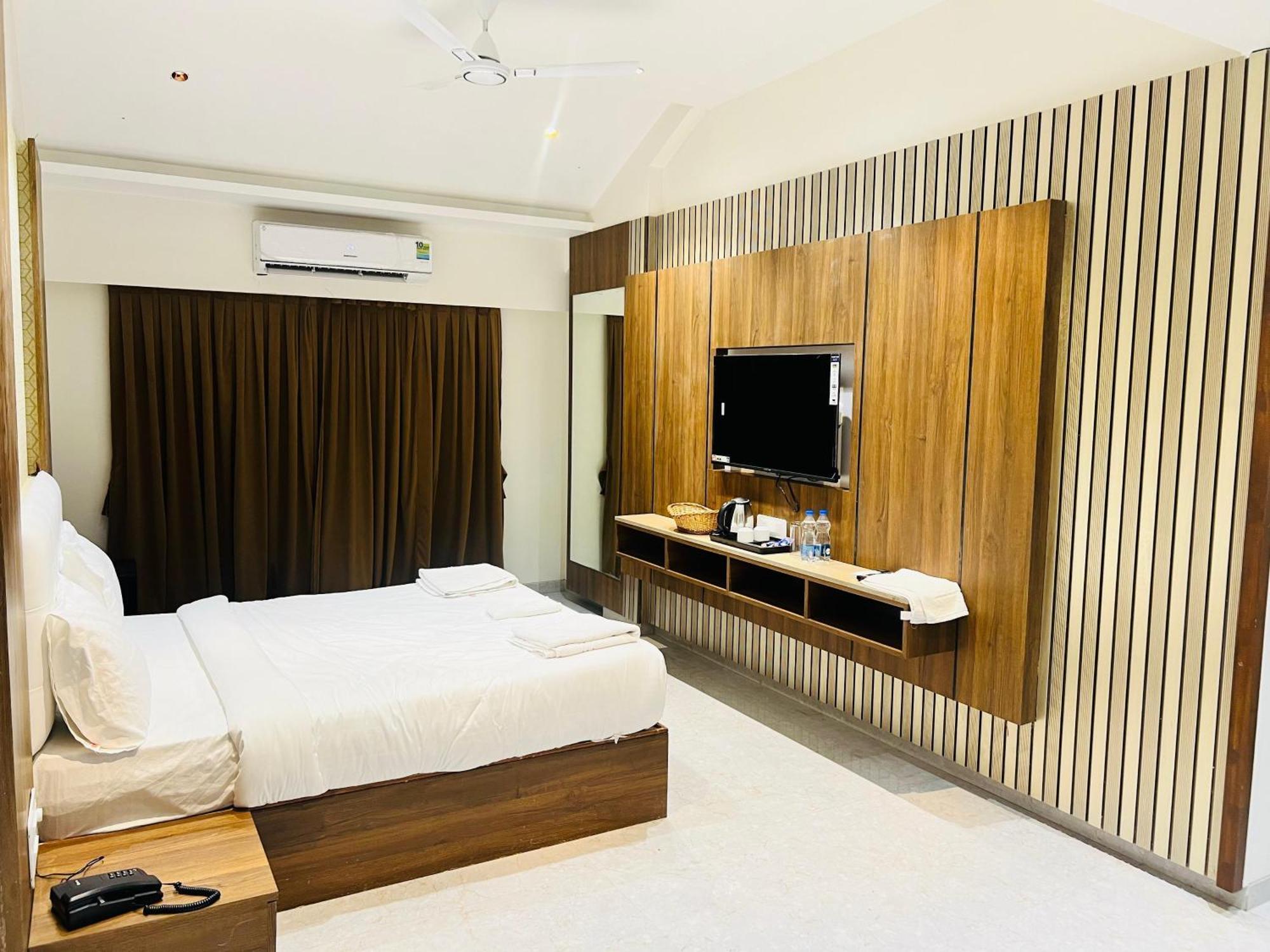 The Grand Leela Resort Khopoli Extérieur photo